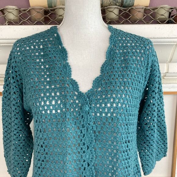 Norm Thompson linen blend crochet short sleeved one button sweater scalloped🌺 - Picture 3 of 8